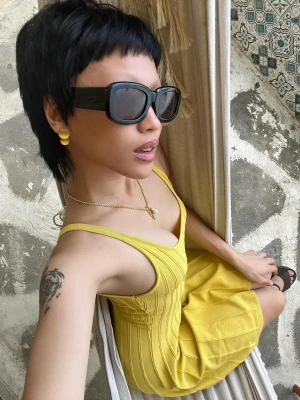 Bershka Sukienka Mini Na Ramiączkach Kobieta Musztardowy