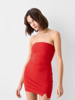 Bershka Sukienka Mini Z Dekoltem Odsłaniającym Ramiona I Ozdobnymi Szwami Kobieta Czerwony