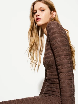 Bershka Sukienka Średniej Długości Z Fakturą Kobieta Brązowy