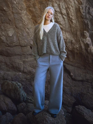 Bershka Sweter Boxy Z Dekoltem W Serek Kobieta Ciemnoszary