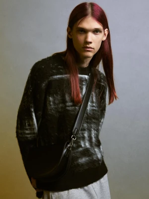 Bershka Sweter Czesany Z Nadrukiem Mężczyzna Czarny