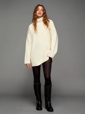 Bershka Sweter Oversize Z Golfem Kobieta Kremowy