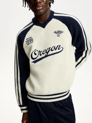 Bershka Sweter W Stylu Retro Z Fakturą I Nadrukiem Sportowym Mężczyzna Biały Złamany