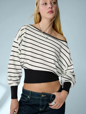 Bershka Sweter Z Asymetrycznym Dekoltem I Nadrukiem Kobieta Czarny