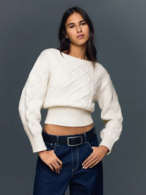 Bershka Sweter Z Dekoltem W Łódkę I Warkoczowym Splotem Kobieta Kremowy