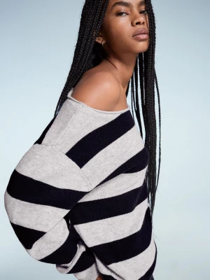 Bershka Sweter Z Dekoltem W Łódkę Z Nadrukiem Kobieta Niebieski