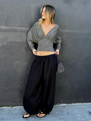 Bershka Sweter Z Dekoltem W Serek I Paskiem Kobieta Szary