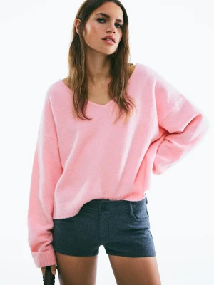 Bershka Sweter Z Dekoltem W Serek Soft Touch Kobieta Różowy