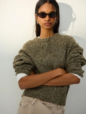 Bershka Sweter Z Dopasowanym Pasem Kobieta Zielony