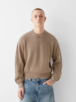 Bershka Sweter Z Efektem Zużycia Mężczyzna Brązowy