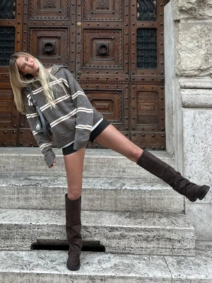 Bershka Sweter Z Golfem I Suwakiem Kobieta Szary