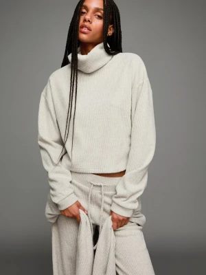 Bershka Sweter Z Golfem Rib Kobieta Piaskowy