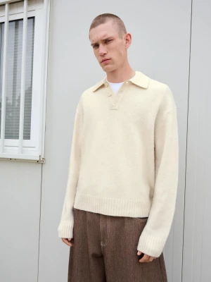 Bershka Sweter Z Kołnierzykiem Polo Mężczyzna Piaskowy
