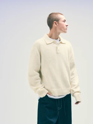 Bershka Sweter Z Kołnierzykiem Polo Mężczyzna Piaskowy