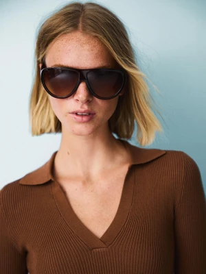 Bershka Sweter Z Kołnierzykiem Polo Typu Rib Kobieta Brązowy