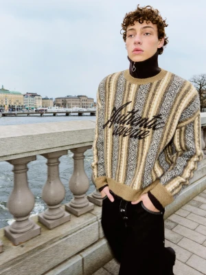 Bershka Sweter Z Nadrukiem Mężczyzna Brązowy