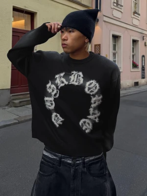 Bershka Sweter Z Nadrukiem Mężczyzna Czarny