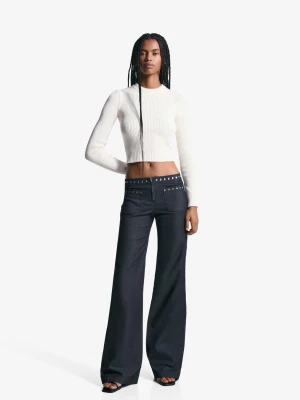 Bershka Sweter Z Okrągłym Dekoltem Kobieta Kremowy