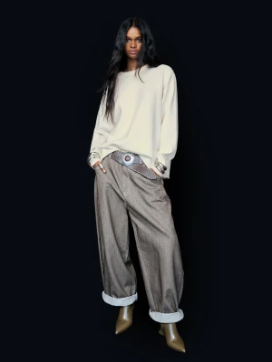 Bershka Sweter Z Okrągłym Dekoltem Kobieta Kremowy