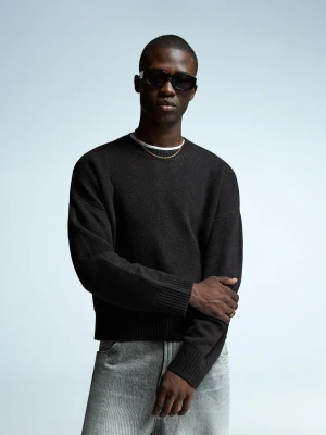 Bershka Sweter Z Okrągłym Dekoltem Mężczyzna Czarny