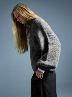 Zdjęcie produktu Bershka Sweter Z Szerokimi Rękawami Kobieta Szary