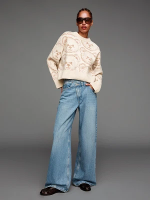 Bershka Sweter Żakardowy Z Nadrukiem Kobieta Piaskowy