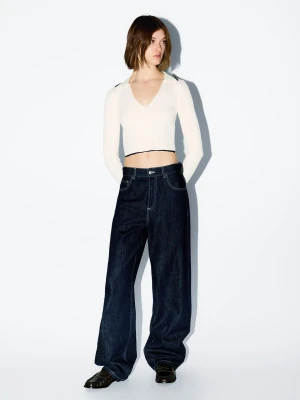 Bershka Sweter Ze Splotem Warkoczowym Z Kołnierzykiem Polo Kobieta Kremowy