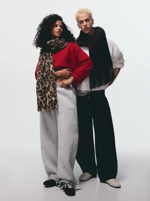 Bershka Szalik W Zwierzęcy Nadruk Kobieta Brązowy