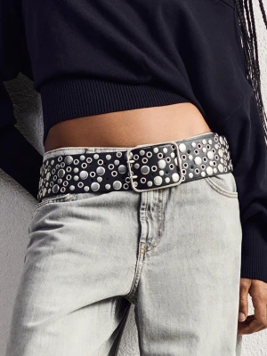 Bershka Szeroki Pasek Z Ćwiekami Ze Sztucznej Skóry Kobieta Czarny
