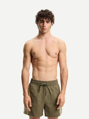 Bershka Szorty Kąpielowe O Kwadratowym Kroju Mężczyzna Khaki