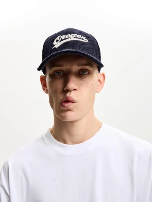 Bershka Sztruksowa Czapka Sportowa Z Haftem Mężczyzna Granatowy