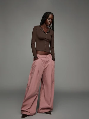Bershka Techniczne Spodnie O Kroju Balloon Parachute Kobieta Różowy