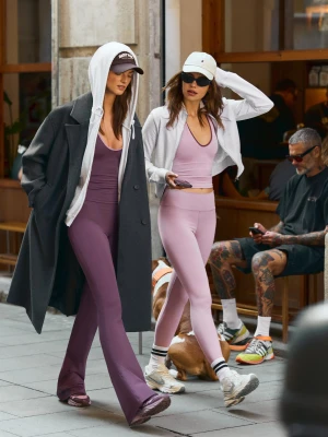 Bershka Techniczne Spodnie O Kroju Flare Kobieta Fioletowy