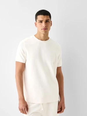 Bershka Teksturowana Koszulka Z Krótkim Rękawem Mężczyzna Biały Złamany