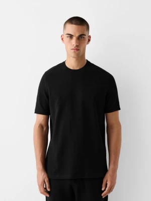 Bershka Teksturowana Koszulka Z Krótkim Rękawem Mężczyzna Czarny