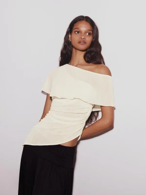 Bershka Top Asymetryczny Z Warstwą Kobieta Kremowy