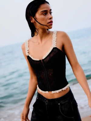 Bershka Top Gorsetowy Z Koronki Kobieta Czarny