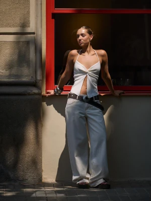 Bershka Top Halter O Fakturze Z Węzłem Kobieta Biały Złamany