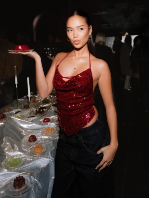 Bershka Top Halter Z Cekinami I Drapowaniem Kobieta Czerwony