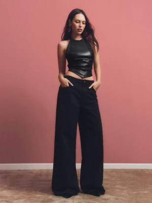 Bershka Top Halter Ze Sztucznej Skóry Kobieta Czarny