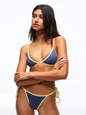 Bershka Top Od Bikini O Trójkątnym Kroju Z Kontrastowymi Elementami Kobieta Granatowy