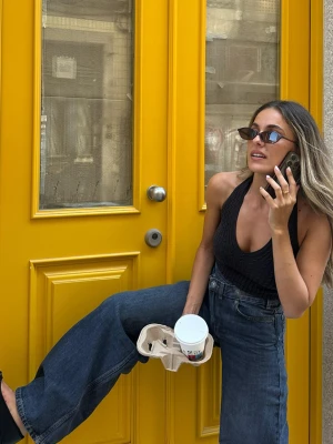 Bershka Top Z Dekoltem Halter I Warkoczem Kobieta Czarny