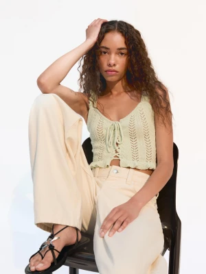 Bershka Top Z Falbankami I Wiązaniem Kobieta Zielony