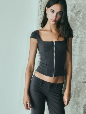 Bershka Top Z Krótkim Rękawem I Zamkiem Błyskawicznym Kobieta Szary