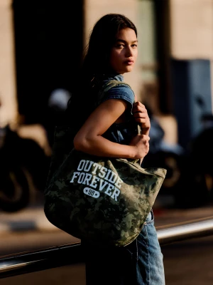 Bershka Torba Shopper Z Diagonalu Z Nadrukiem Kobieta Khaki