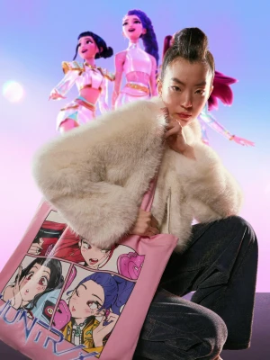 Bershka Torba Typu Shopper Kpop Demon Hunters Huntr/X Z Nadrukiem Kobieta Różowy