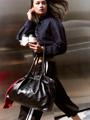 Bershka Torba Typu Shopper Z Paskiem Kobieta Czarny