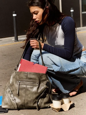 Bershka Torba Typu Worek Ze Sztucznej Skóry Z Klamrami Kobieta Ciemnobeżowy