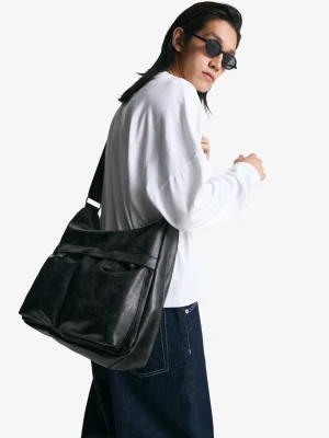 Bershka Torba Z Kieszeniami Z Przodu Mężczyzna Czarny