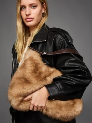 Bershka Torebka Na Ramię Z Efektem Futra Kobieta Brązowy
